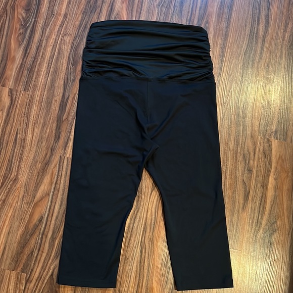 Belly Bandit Active Support Essential Capri, never worn - Picture 10 of 15